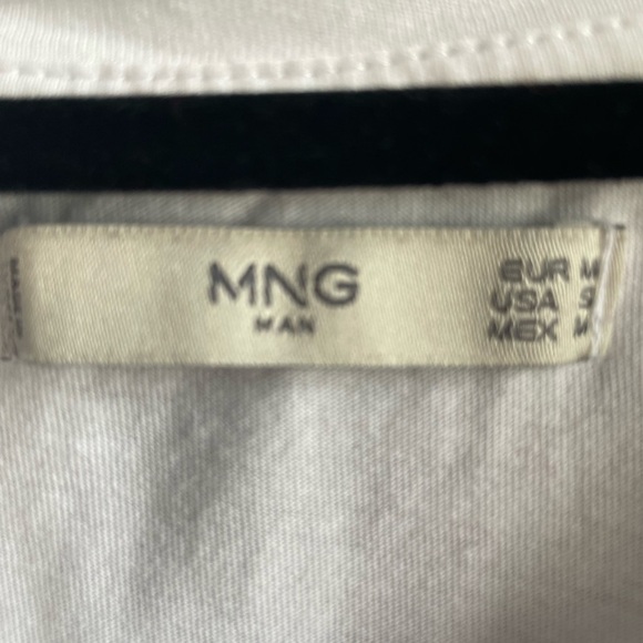 Mango man graphic short sleeves white t-shirt. Size small. - Picture 4 of 4